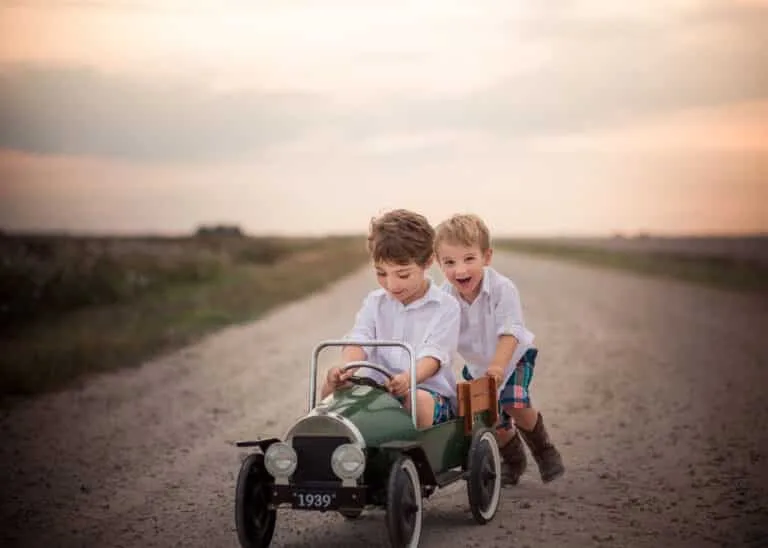 Cousins bonding photography | props for family photos | Kids portrait photography