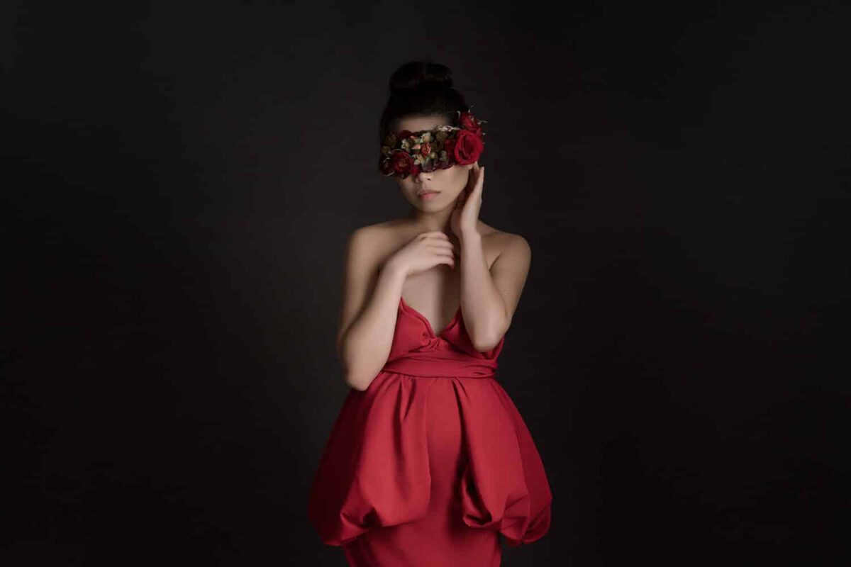 Maternity Photoshoot Accessories: Jewelry, Props & More 2 maternity photographer austin tx | maternity photoshoot accessories