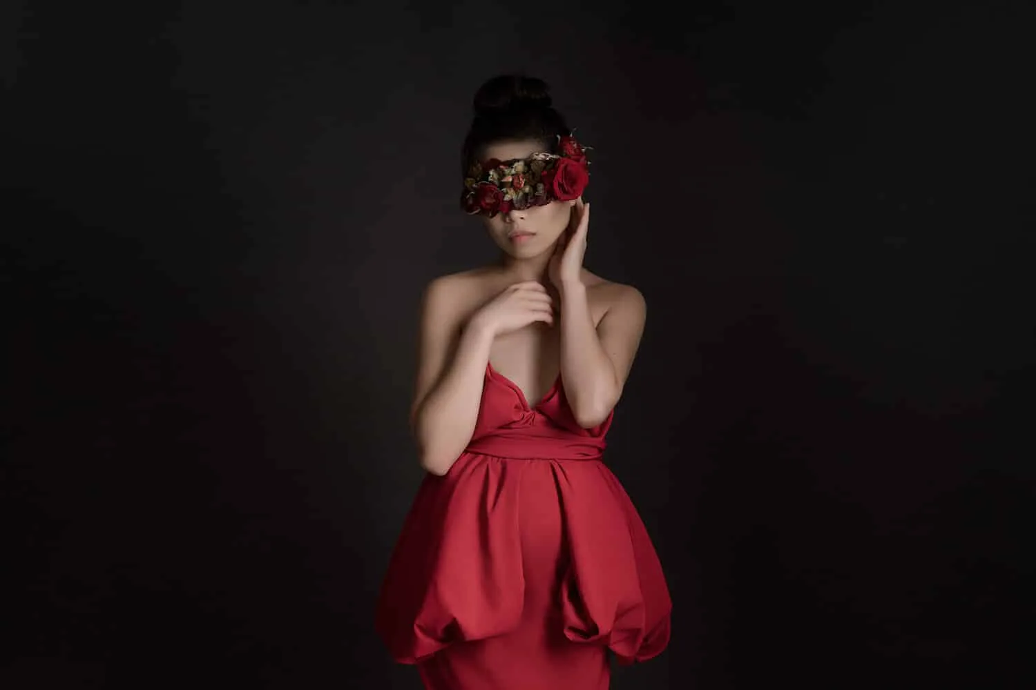 Maternity Photoshoot Accessories: Jewelry, Props & More 1 maternity photographer austin tx | maternity photoshoot accessories