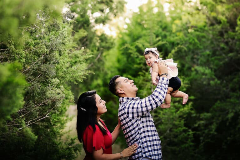 what colors look best for Austin family photos | austin family photographer
