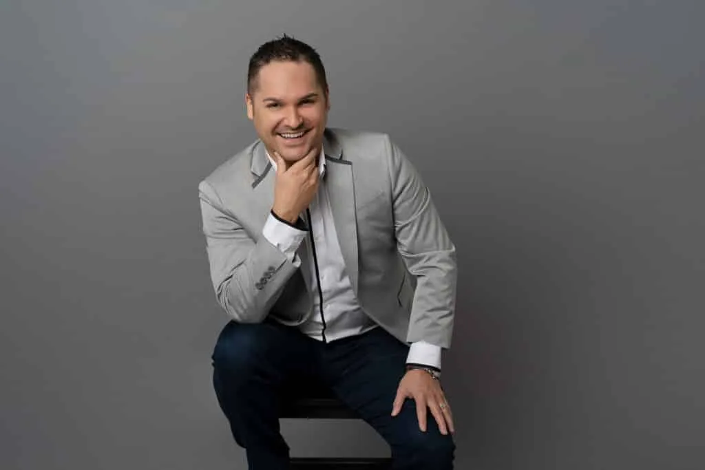 Austin headshots photographer session austin headshot photographer - Zesty Orange Photography by Olesya Redina | branding photography for small business owners | Lifestyle Headshots vs Traditional Studio Headshots