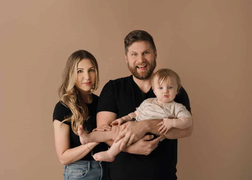 What to Wear for Family Pictures: 2025 Style Guide for Austin Families 2 Austin Family Photographer | What to Wear for Family Pictures