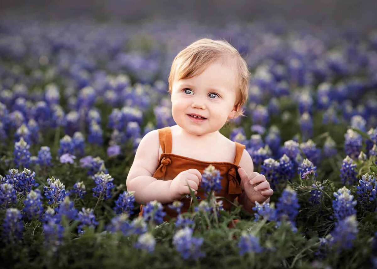 Bluebonnet family photos: A Timeless Texas Spring Favorite 4 Austin Family Photographer | Best Time of Day for Family Photos | Bluebonnet family photos
