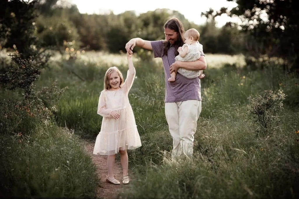 Best Time Family Photos Austin | Austin Family Photographer | Ideal age for kids in family portraits