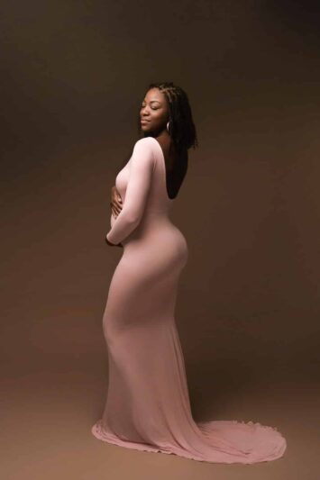 Book Your Maternity Session in 5 Simple Steps 13 Studio maternity portrait featuring an elegant side profile pose | Maternity Studio portrait in Austin Texas | Book Your Maternity Session | Choosing the Right Maternity Photographer