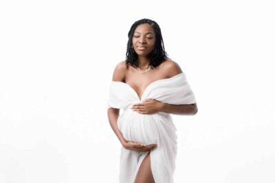Minimalist Maternity Style: Clean, Timeless Portraits Without the Frills 24 gay maternity Photography | What Is the Best Color to Wear for Maternity Pictures | Minimalist Maternity Style