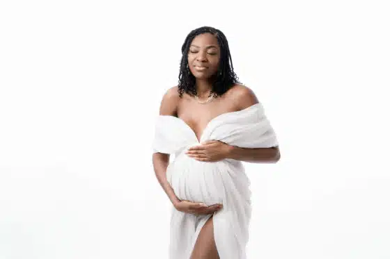 Minimalist Maternity Style: Clean, Timeless Portraits Without the Frills 26 gay maternity Photography | What Is the Best Color to Wear for Maternity Pictures | Minimalist Maternity Style