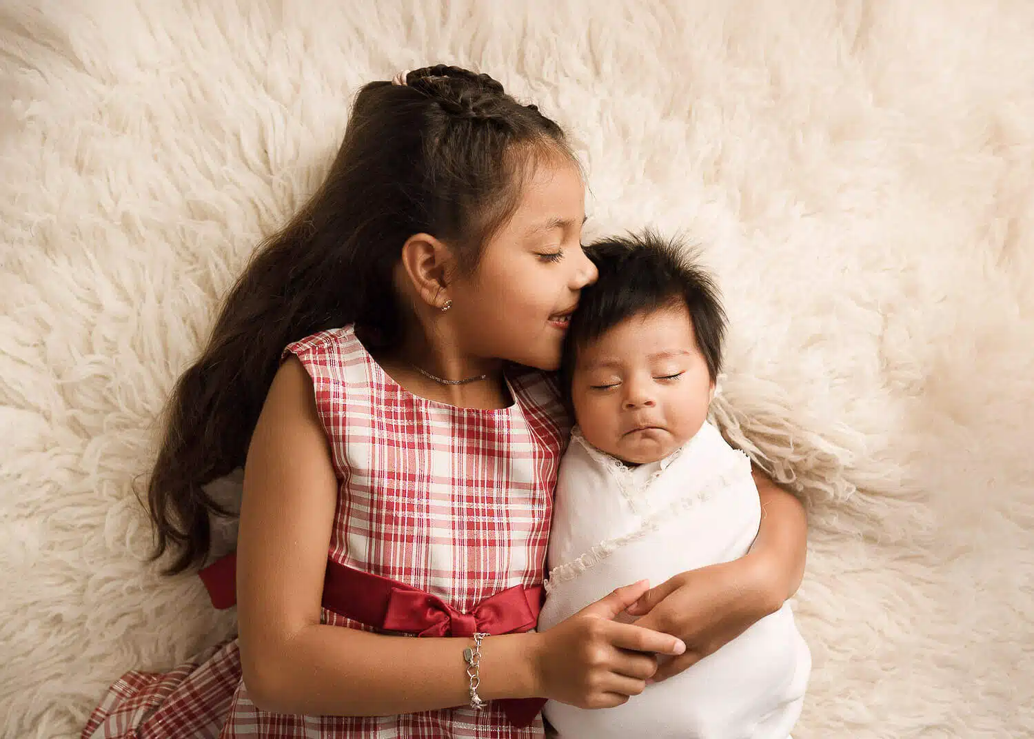 Sibling Photography newborn photos with big sister