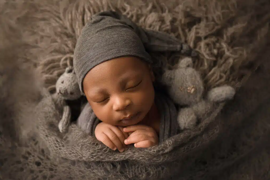Newborn and Baby Photographer Near Lakeway: Timeless Portraits You'll Love 6 Award-Winning, Newborn Posing Safety Certified Austin Portrait Photographer. newborn and baby photographer near Lakeway