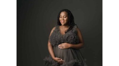 Posing for Maternity Photos: How to Feel Comfortable and Look Amazing 27 Plus Size Maternity Photography maternity photos austin | Posing for Maternity Photos | Maternity Photography and Modesty