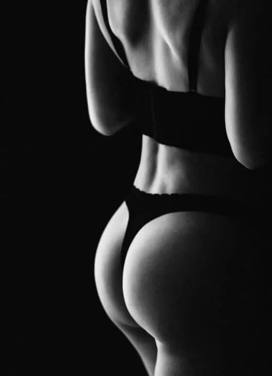 Austin Boudoir photographer Black and White Boudoir Photos | Choosing Lingerie for Your Body Type