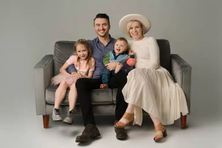 accessorizing family outfits