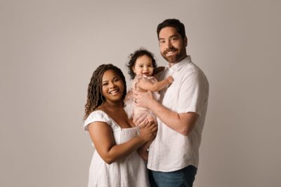 Professional Family Photo Sessions vs. Minis: What Families Should Know 2 preparing toddlers for photos | Austin Family Photography Resources | professional family photo sessions