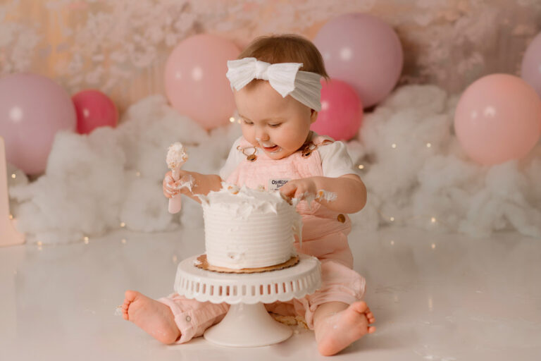 Why Cake Smash Photography is the Perfect Way to Celebrate Your Baby’s First Birthday