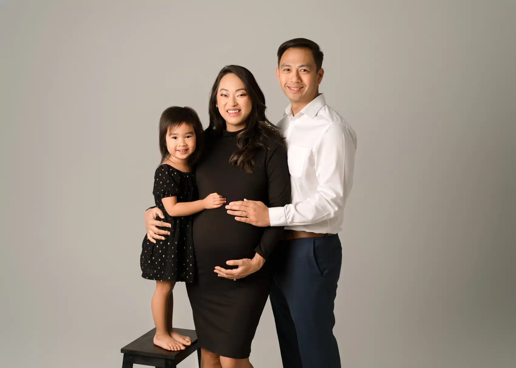 Maternity Photos With Siblings | A Calm Studio Guide 1 Maternity Photos With Siblings | Second-Time Moms