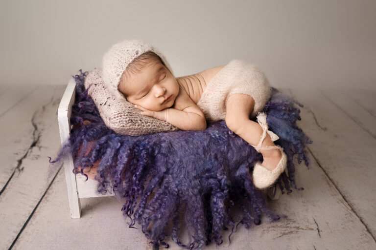 One-Week-Old Newborn Photos: Why This Stage is Perfect for Timeless Portraits