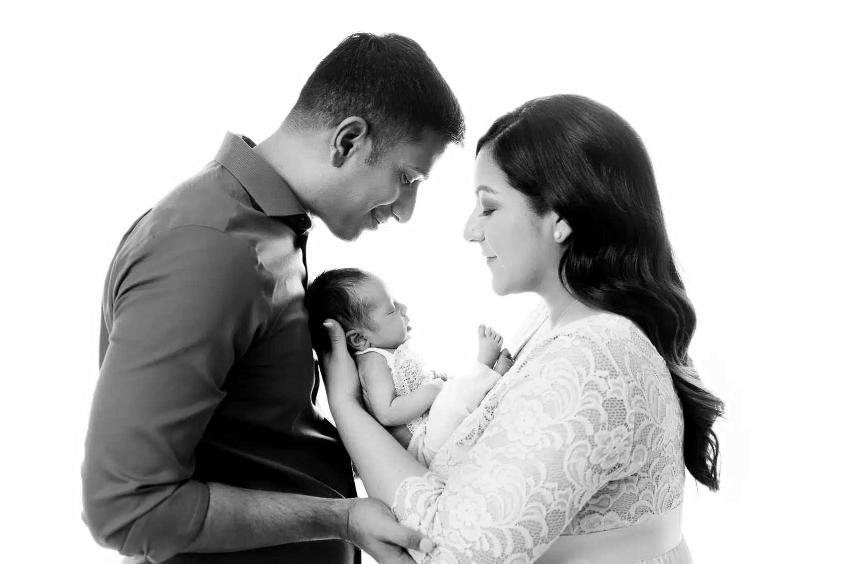 The Art of Bond with Your Newborn: Building Connections 1 Bond with Your Newborn