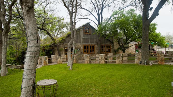 Salt Lick Exterior Photo by Kenny Braun 2702AAAB F3BD 8C85 5FDAEE5E267BD764 2702a9999f934ed 2702aaff a1a1 5cfa b6d58bdab52b7c48 Austin Portrait Photography