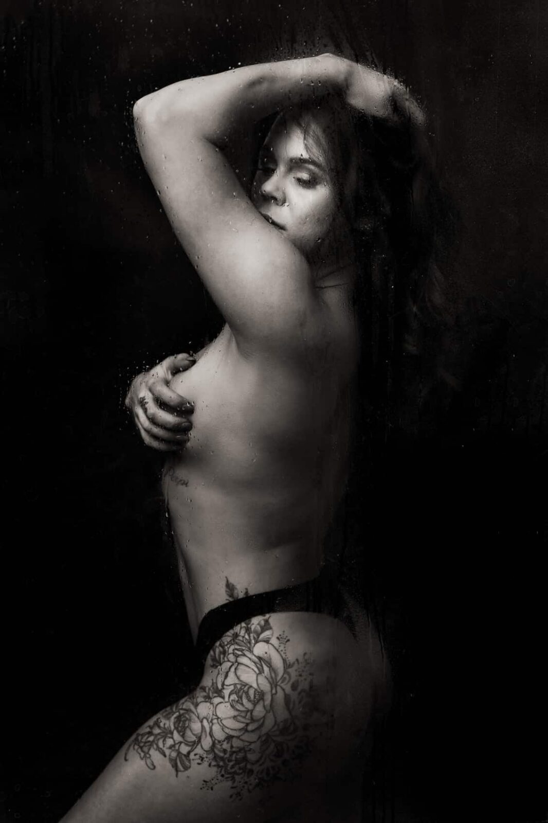 Dark and Moody Boudoir Photography: Dramatic Elegance 4 What Does Retouching Mean in Boudoir Photography | dark and moody boudoir photography