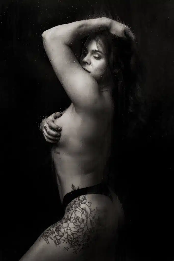Dark and Moody Boudoir Photography: Dramatic Elegance 2 What Does Retouching Mean in Boudoir Photography | dark and moody boudoir photography