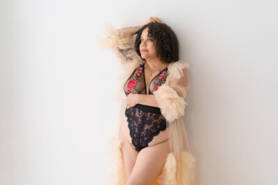 10 Boudoir Posing Tips: How to Look Natural and Feel Amazing 19 boudoir posing tips