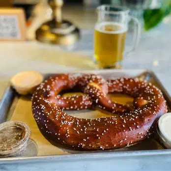 Kid Friendly Restaurants in Austin: Top 10 Family Favorites 24 https://s3-media0.fl.yelpcdn.com/bphoto/yXSVrVP7giliJ_gqHuO1jA/348s.jpg