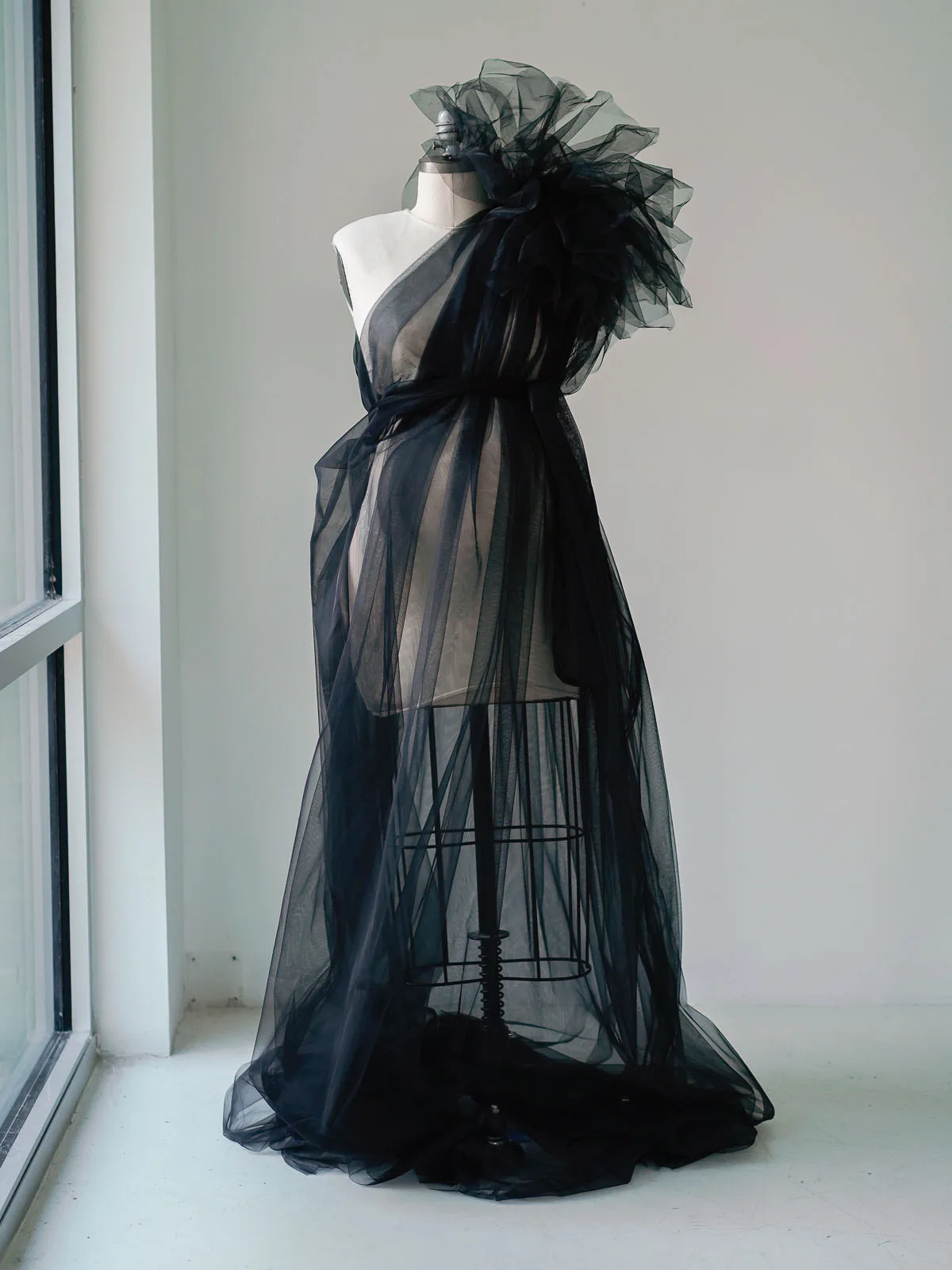 Maternity Gowns and Wardrobe in Austin | Zesty Orange Photography 1 Adelaide black front Austin Elopement & Portrait Photographer