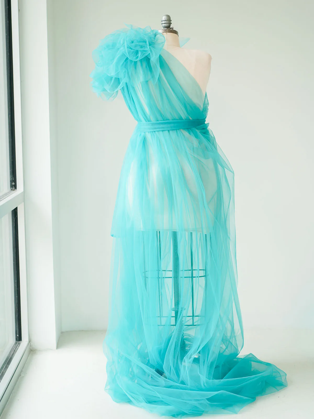 Maternity Gowns and Wardrobe in Austin | Zesty Orange Photography 14 Anastasia blue back Austin Elopement & Portrait Photographer