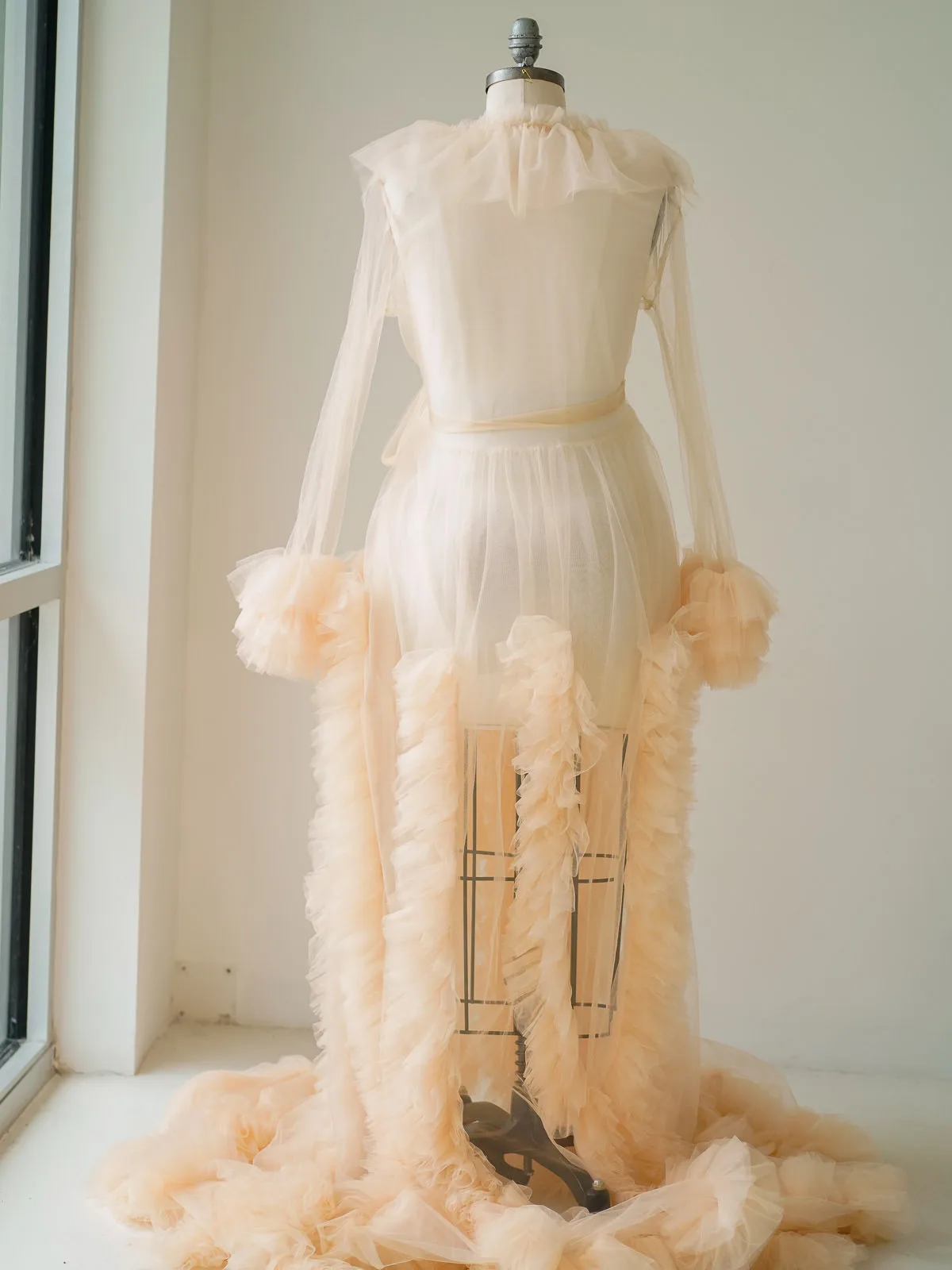 Maternity Gowns and Wardrobe in Austin | Zesty Orange Photography 20 Antoinette pink back Austin Elopement & Portrait Photographer