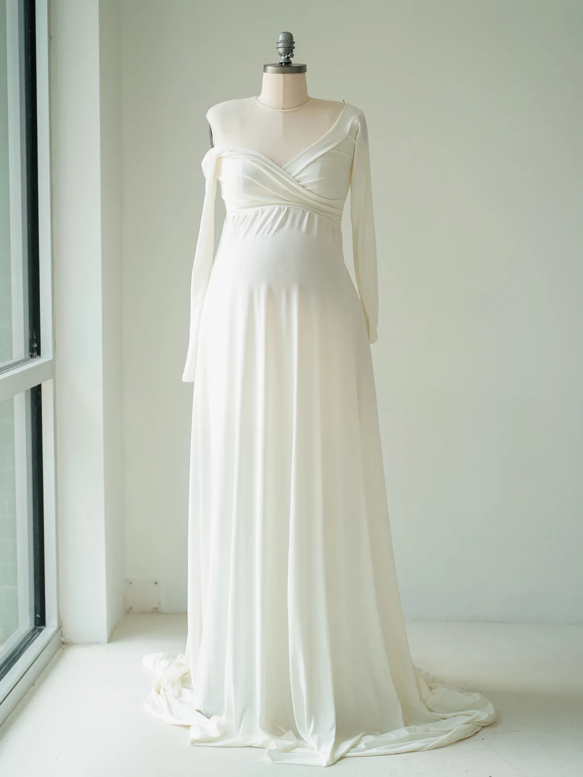 Maternity Gowns and Wardrobe in Austin | Zesty Orange Photography 27 Audrey white front Austin Elopement & Portrait Photographer