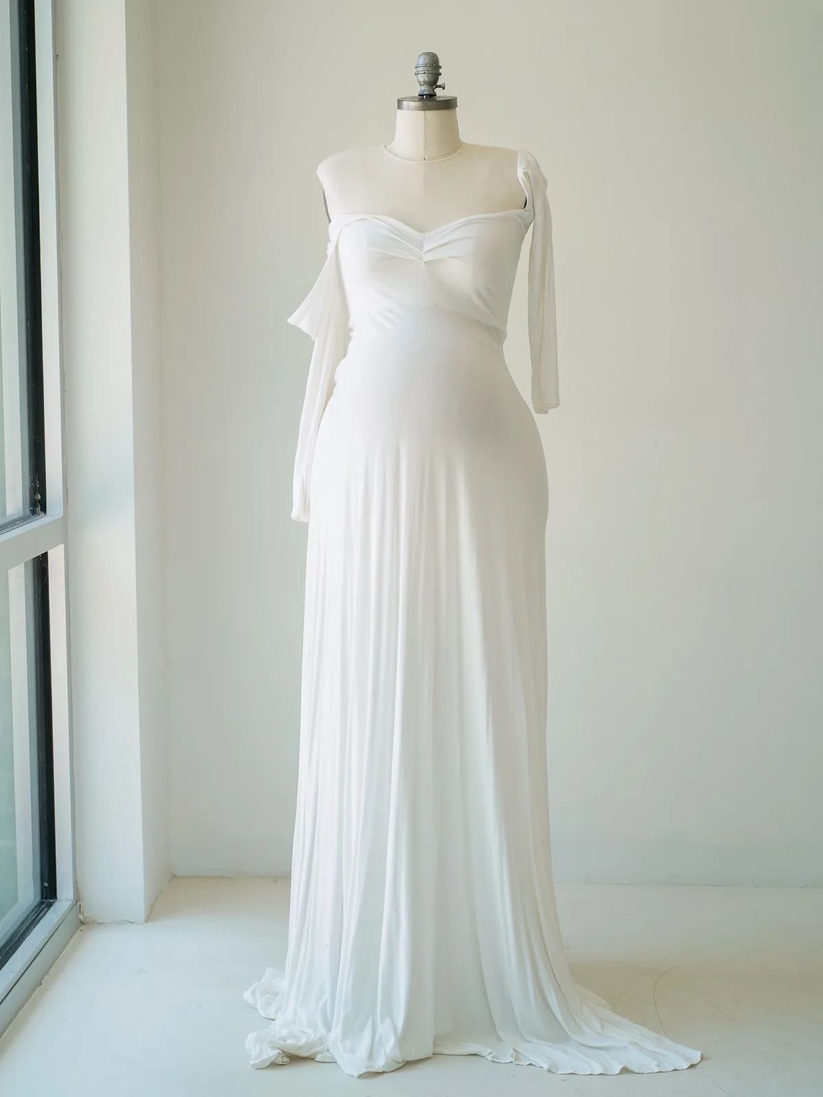 Maternity Gowns and Wardrobe in Austin | Zesty Orange Photography 33 Ava white front Austin Elopement & Portrait Photographer