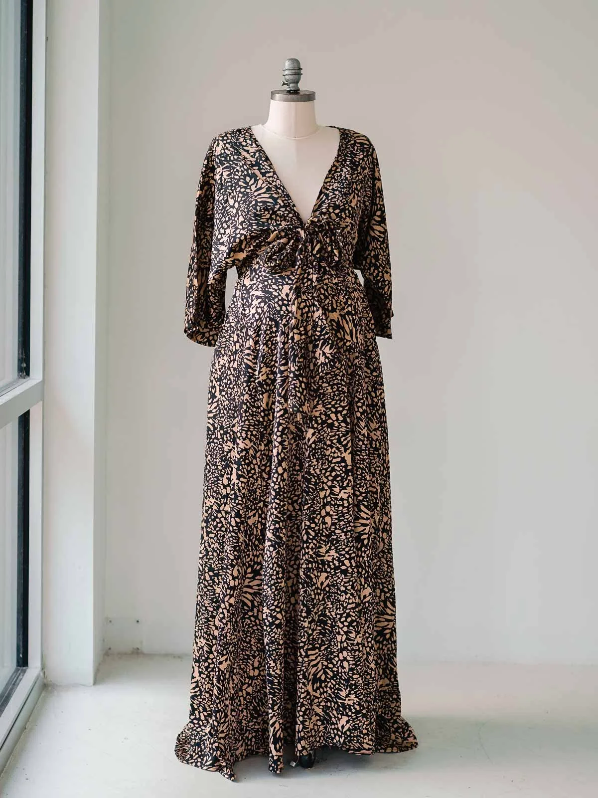 Maternity Gowns and Wardrobe in Austin | Zesty Orange Photography 44 Bianca black front Austin Elopement & Portrait Photographer