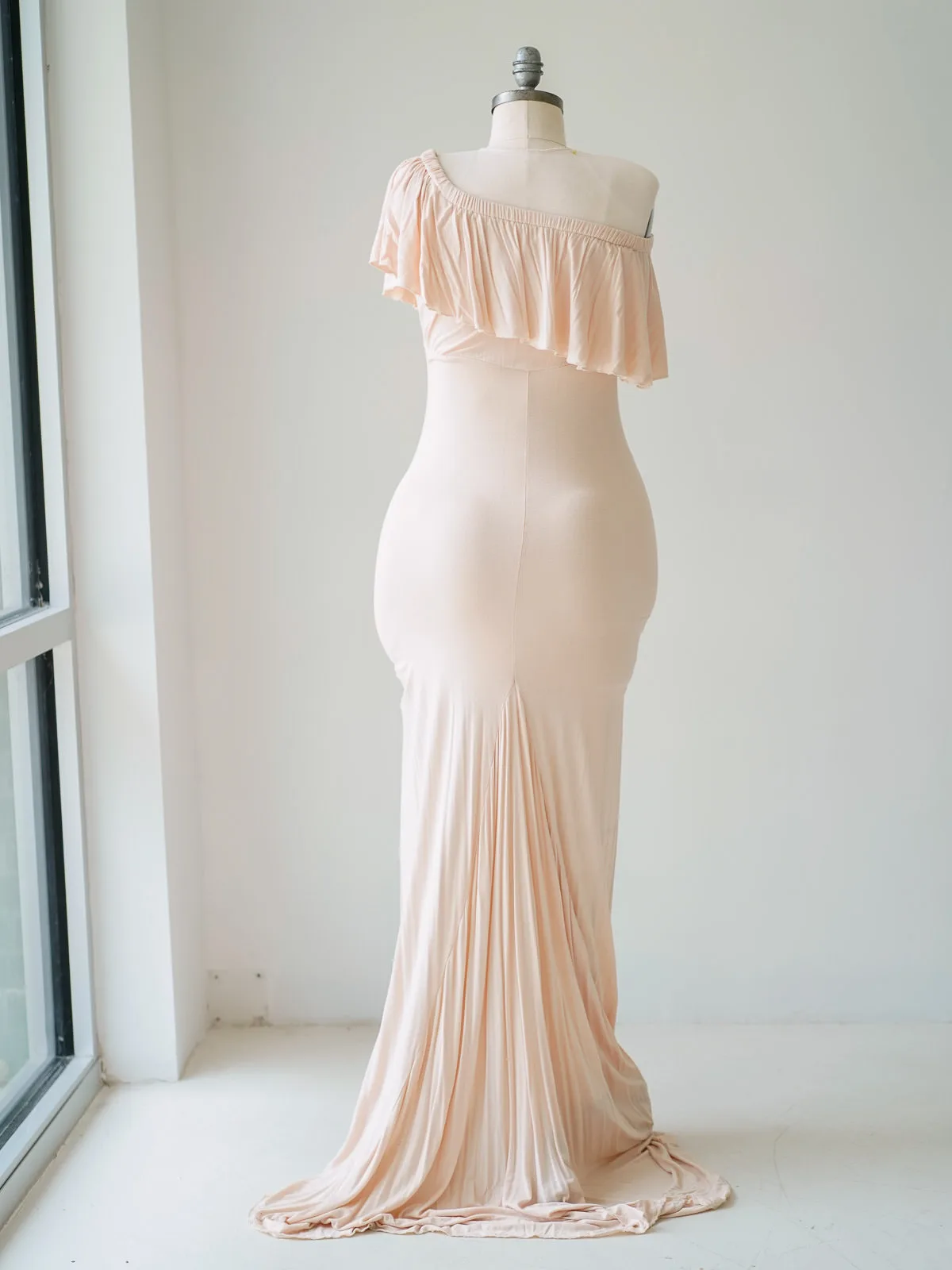 Maternity Gowns and Wardrobe in Austin | Zesty Orange Photography 50 Briar pink back Austin Elopement & Portrait Photographer