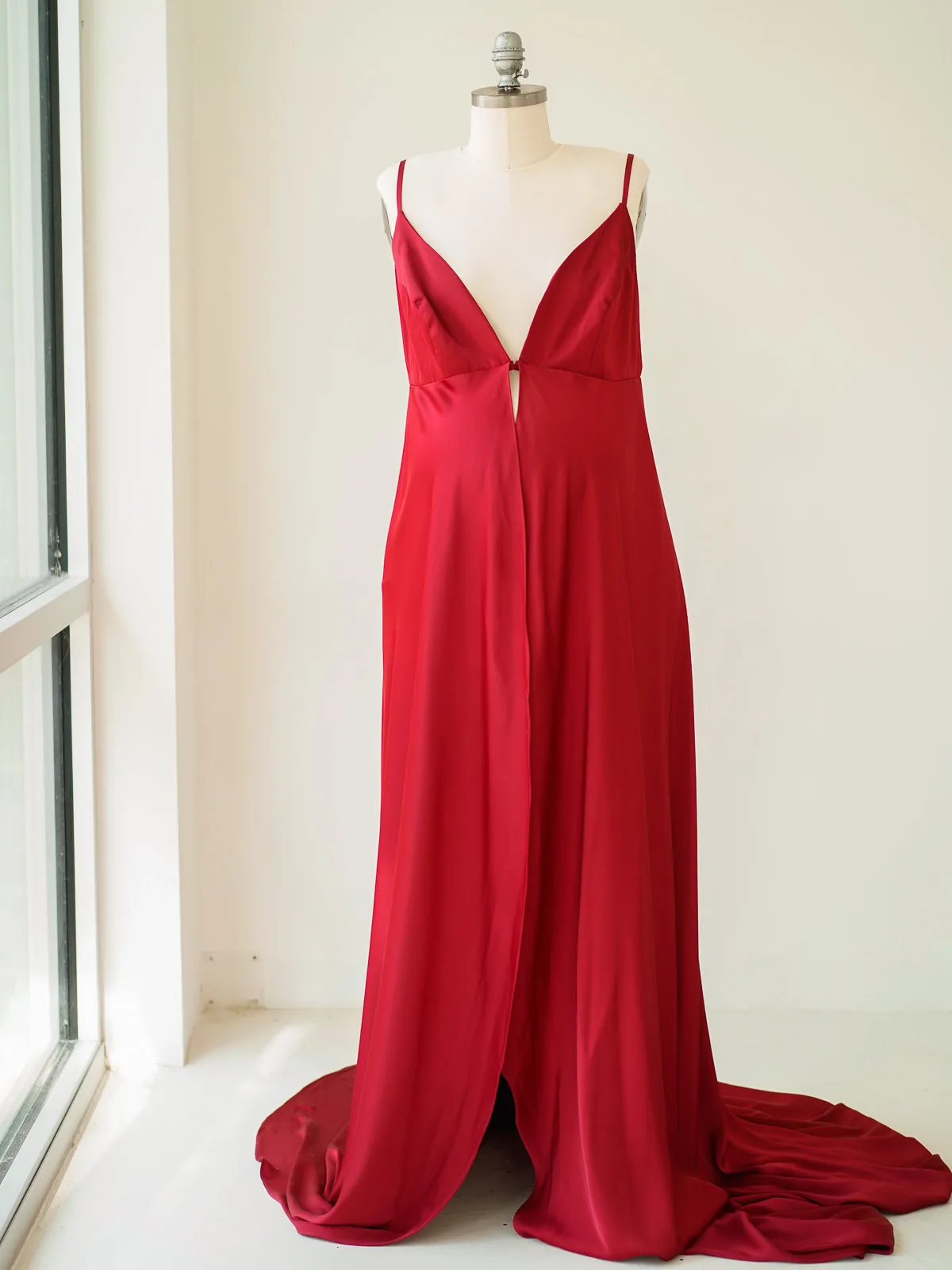 Maternity Gowns and Wardrobe in Austin | Zesty Orange Photography 60 Carmen red front Austin Elopement & Portrait Photographer