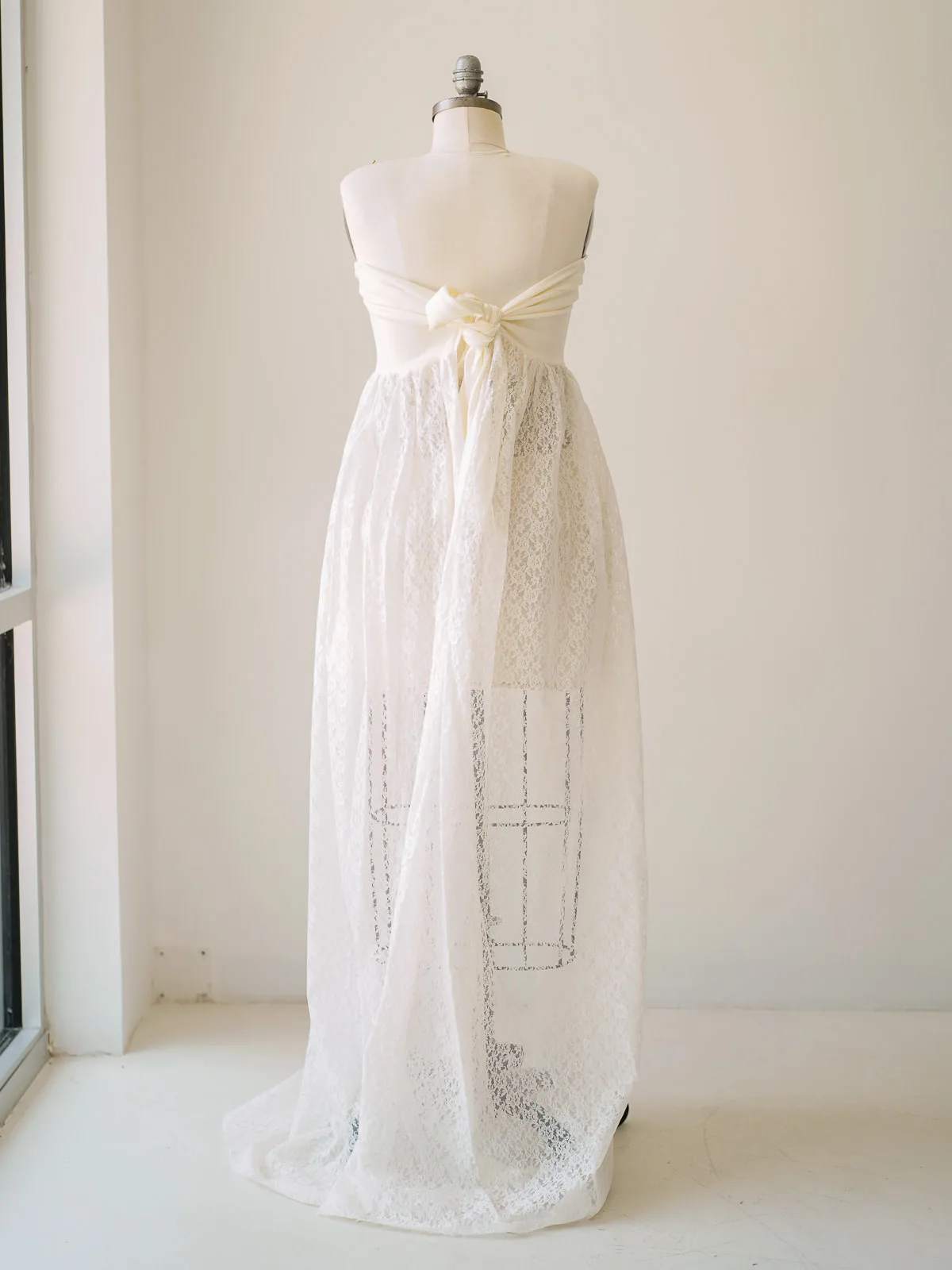 Maternity Gowns and Wardrobe in Austin | Zesty Orange Photography 66 Celeste white open back Austin Elopement & Portrait Photographer