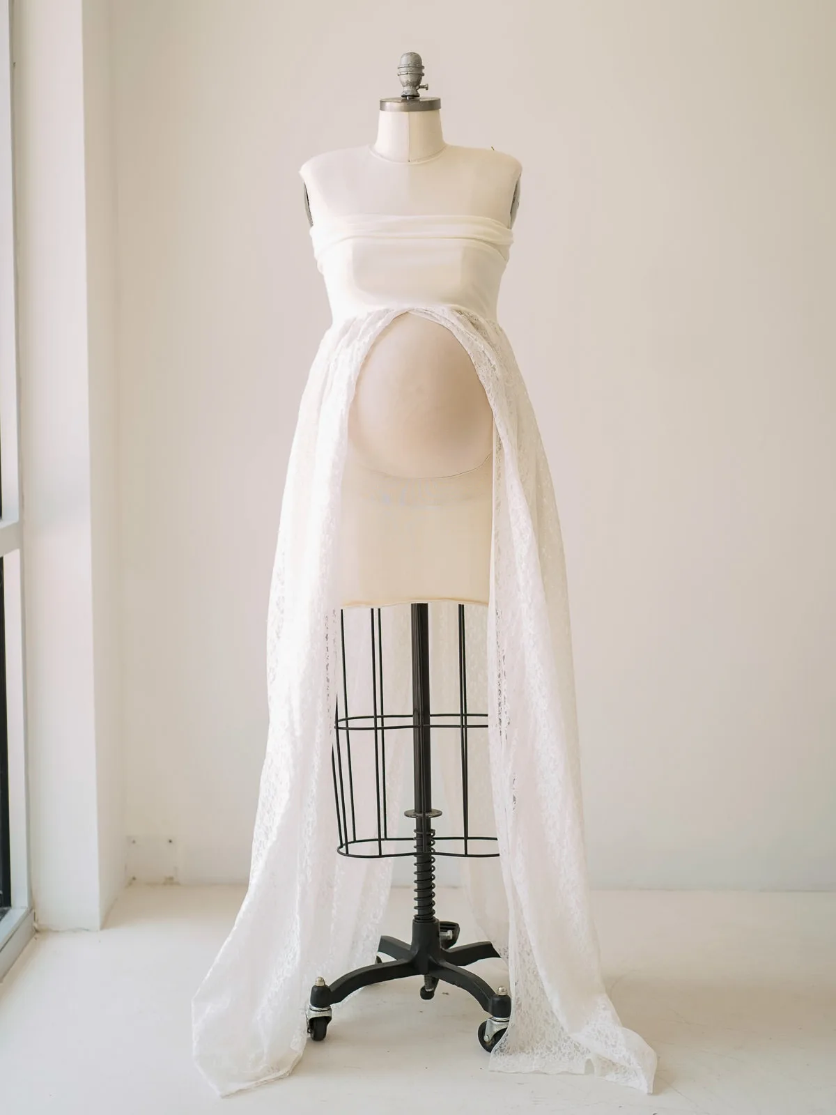Maternity Gowns and Wardrobe in Austin | Zesty Orange Photography 64 Celeste white open front Austin Elopement & Portrait Photographer