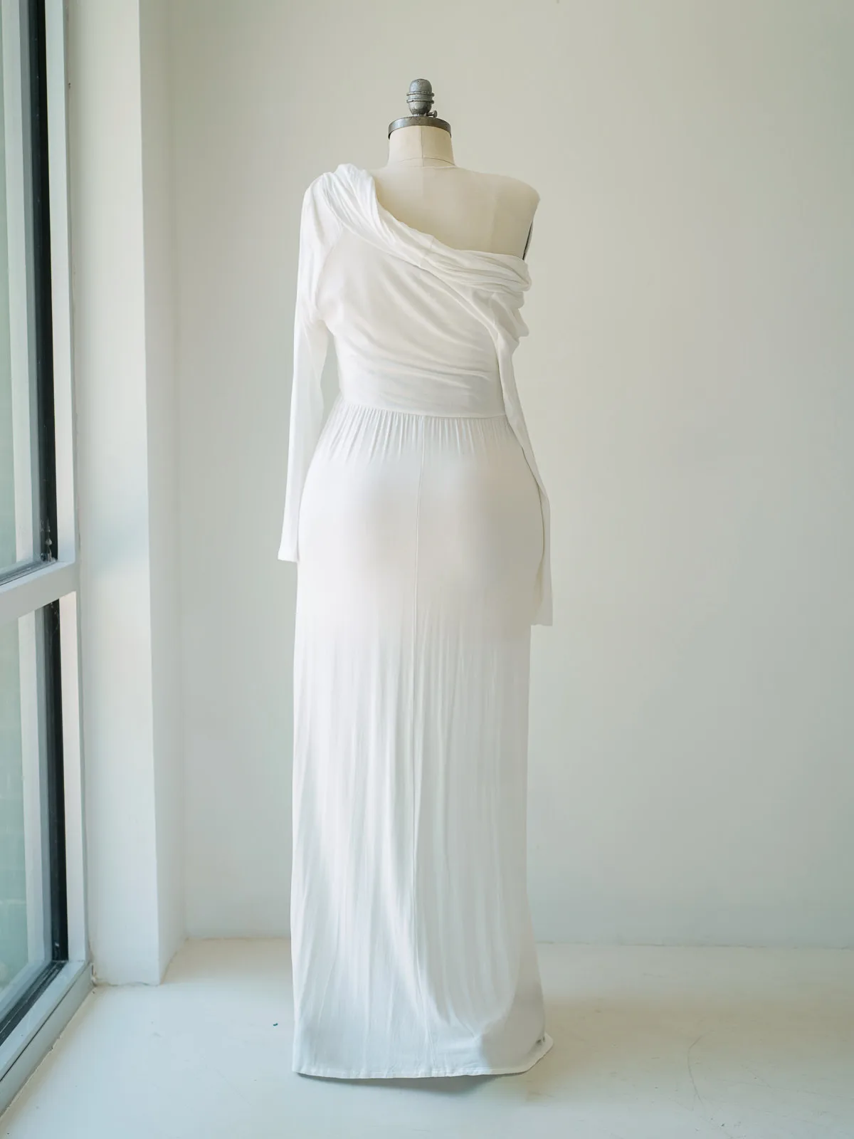 Maternity Gowns and Wardrobe in Austin | Zesty Orange Photography 101 Demeter white back Austin Elopement & Portrait Photographer