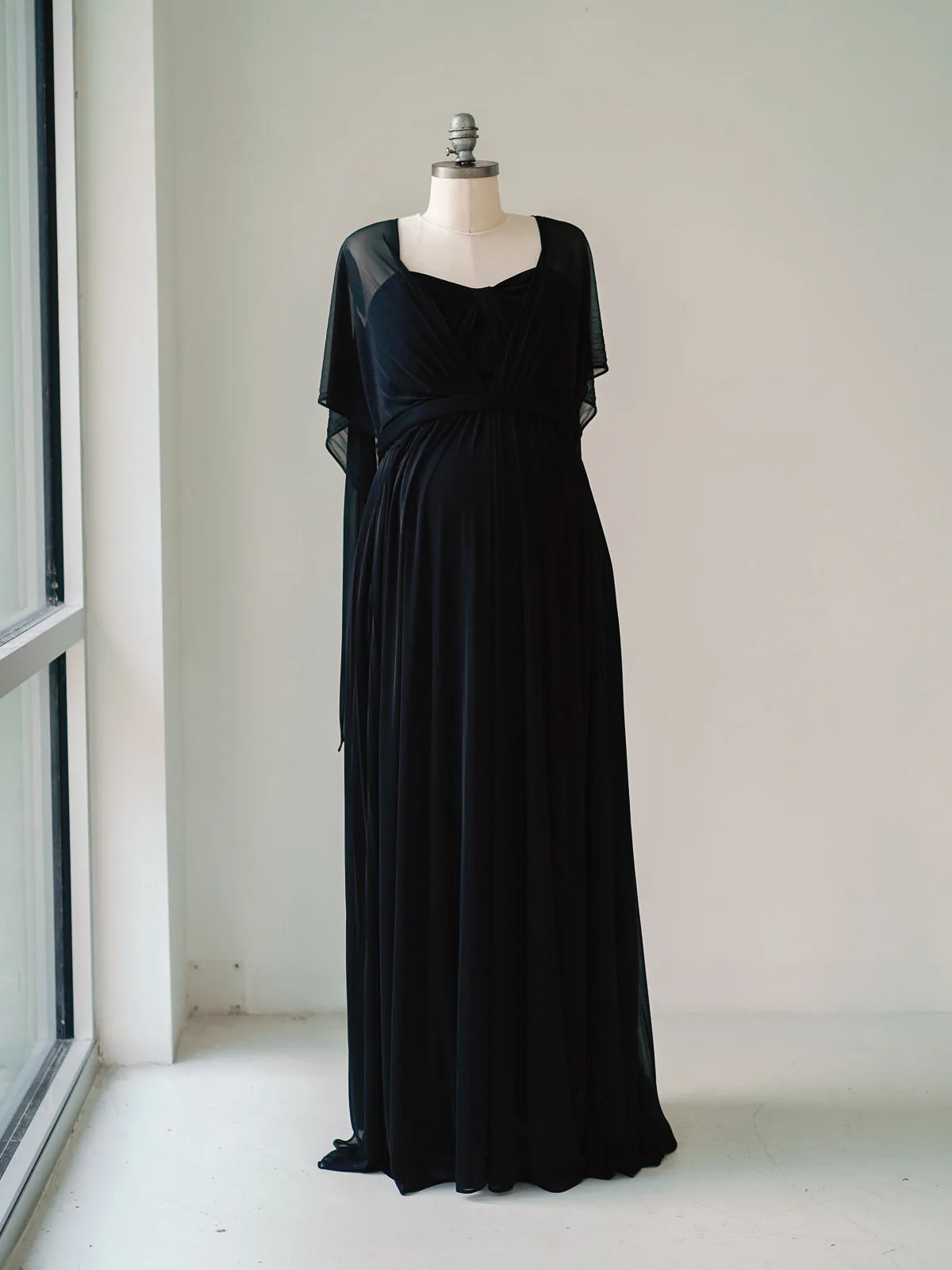 Maternity Gowns and Wardrobe in Austin | Zesty Orange Photography 111 Eleanor black front Austin Elopement & Portrait Photographer