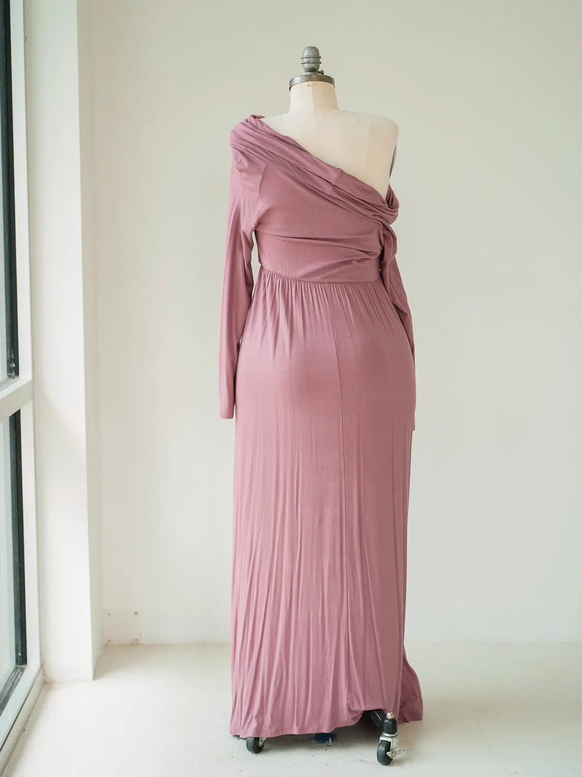 Maternity Gowns and Wardrobe in Austin | Zesty Orange Photography 116 Eos pink back Austin Elopement & Portrait Photographer