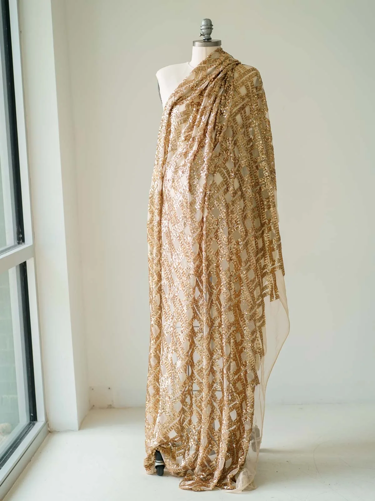 Maternity Gowns and Wardrobe in Austin | Zesty Orange Photography 138 Gilt gold fabric Austin Elopement & Portrait Photographer