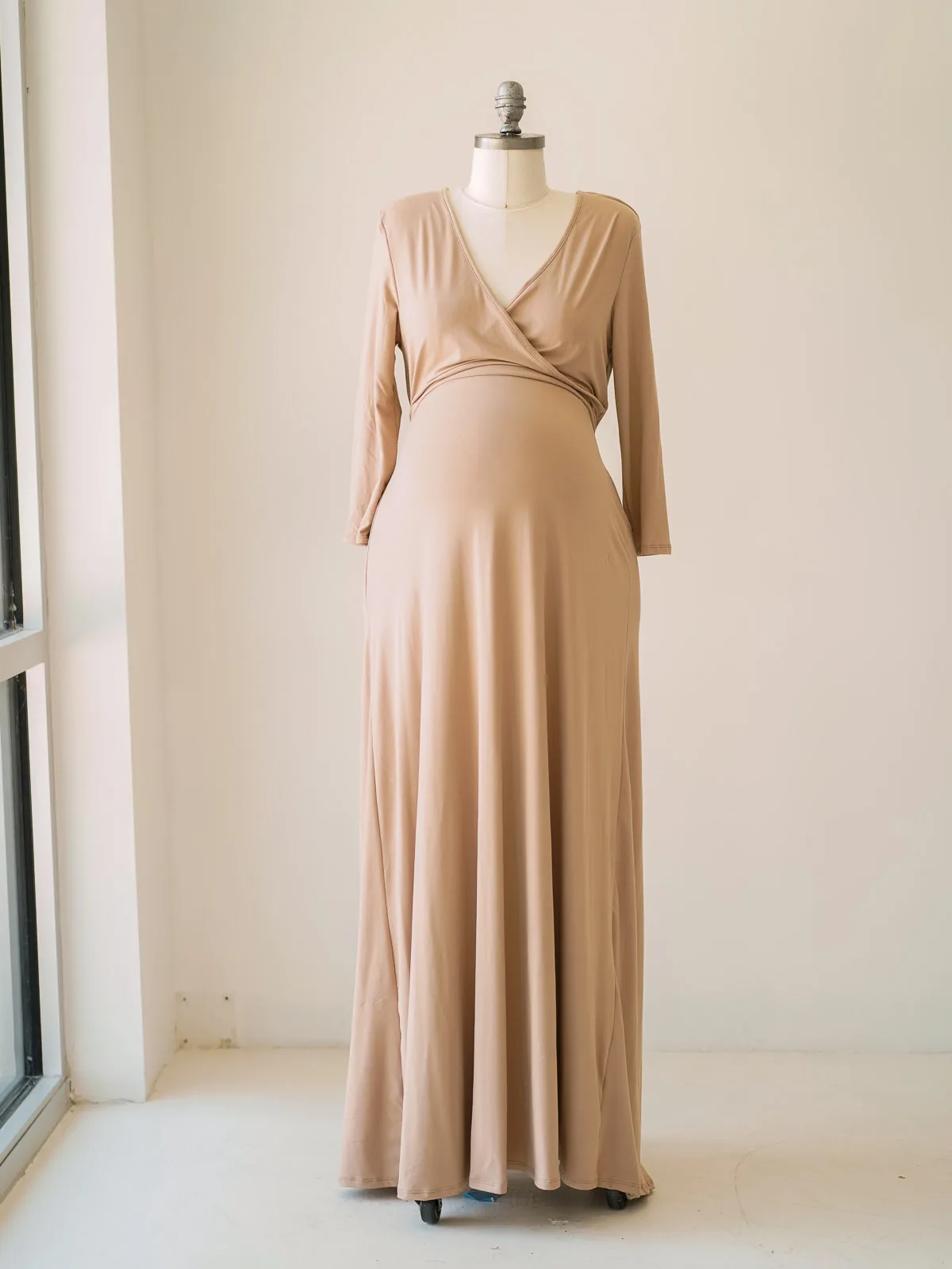Maternity Gowns and Wardrobe in Austin | Zesty Orange Photography 140 Grace nude front Austin Elopement & Portrait Photographer