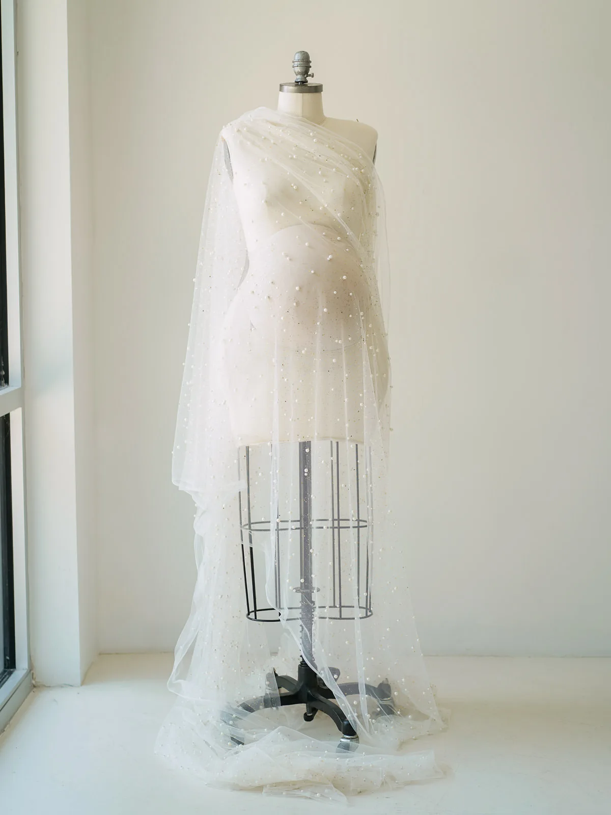 Maternity Gowns and Wardrobe in Austin | Zesty Orange Photography 146 Halo white fabric Austin Elopement & Portrait Photographer