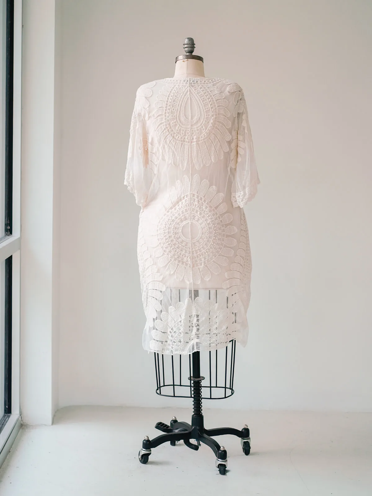 Maternity Gowns and Wardrobe in Austin | Zesty Orange Photography 150 Hazel white back Austin Elopement & Portrait Photographer