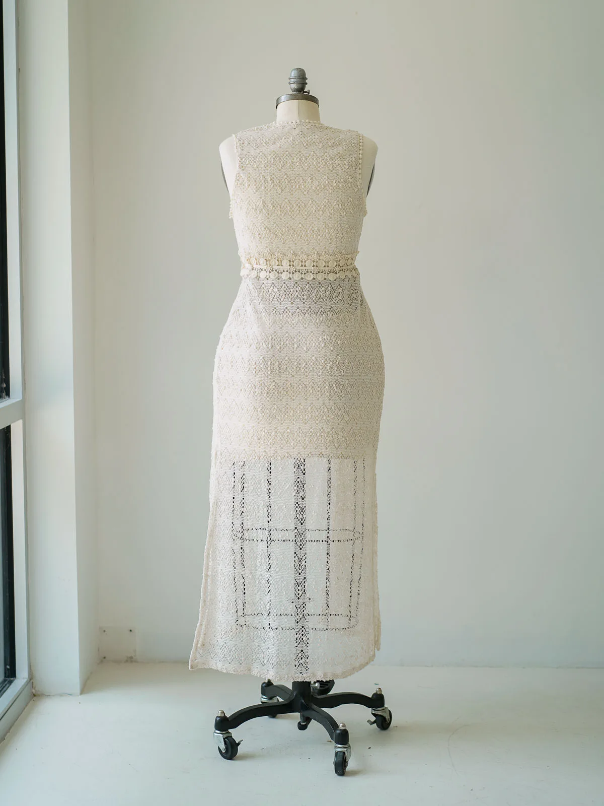 Maternity Gowns and Wardrobe in Austin | Zesty Orange Photography 188 Juniper white back Austin Elopement & Portrait Photographer