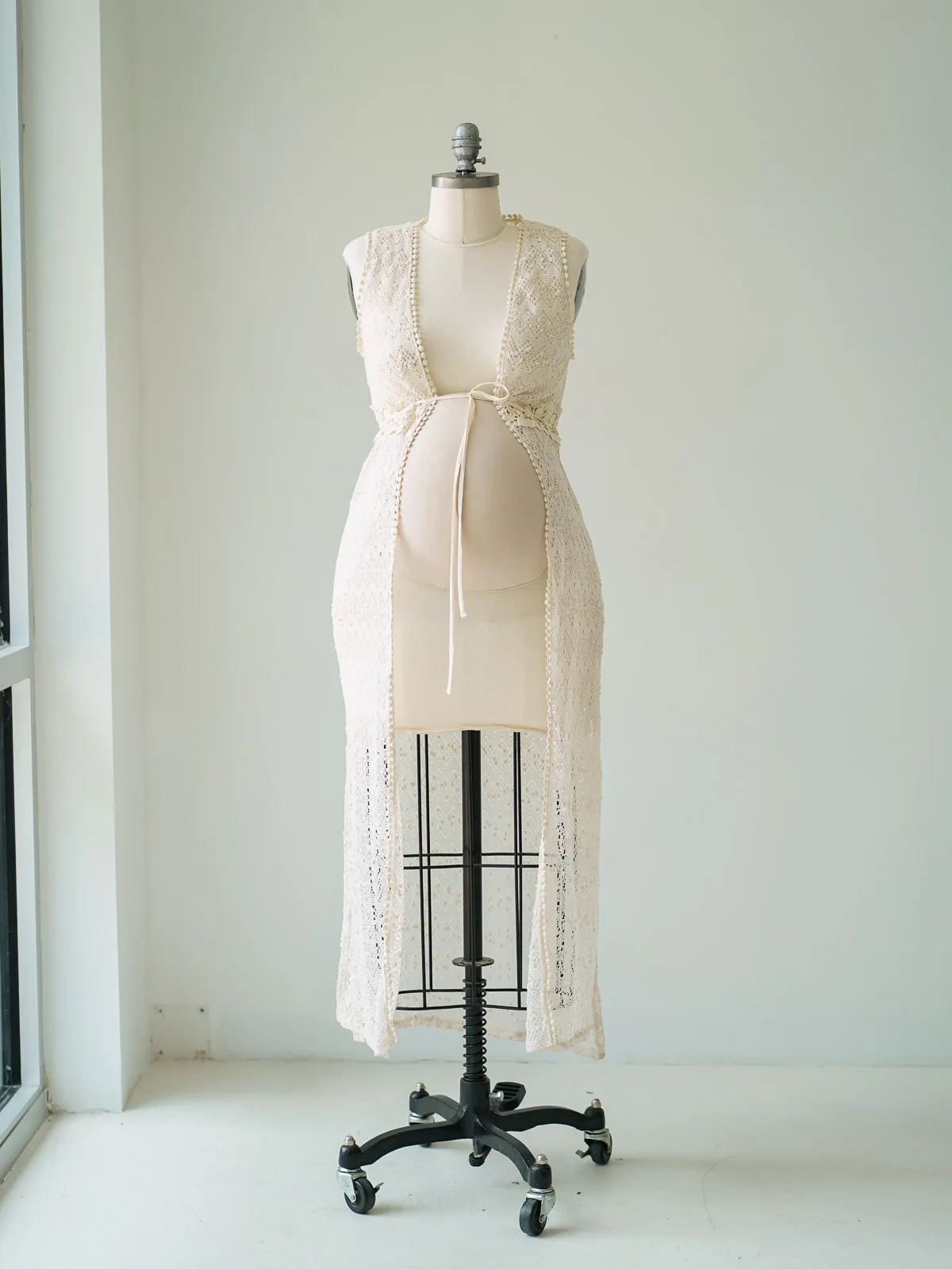 Maternity Gowns and Wardrobe in Austin | Zesty Orange Photography 186 Juniper white front Austin Elopement & Portrait Photographer