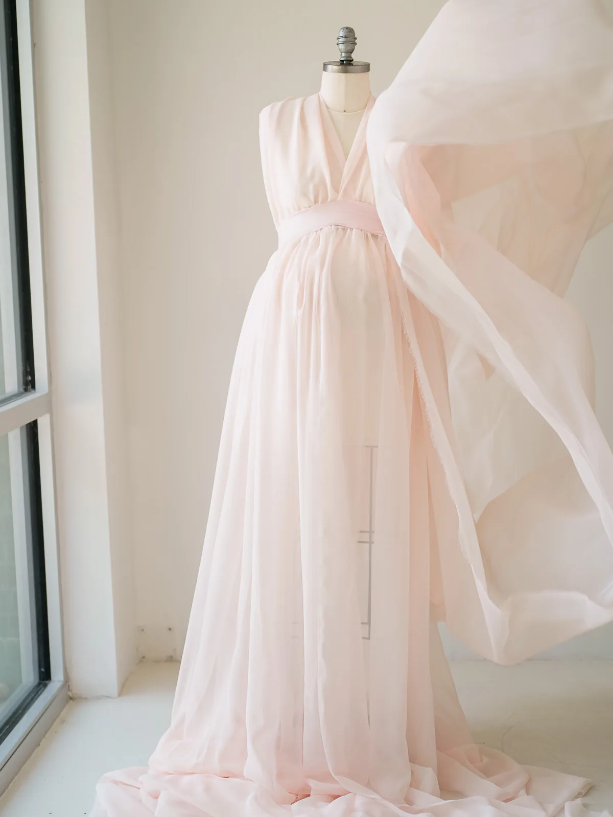 Maternity Gowns and Wardrobe in Austin | Zesty Orange Photography 203 Lila pink front movement Austin Elopement & Portrait Photographer