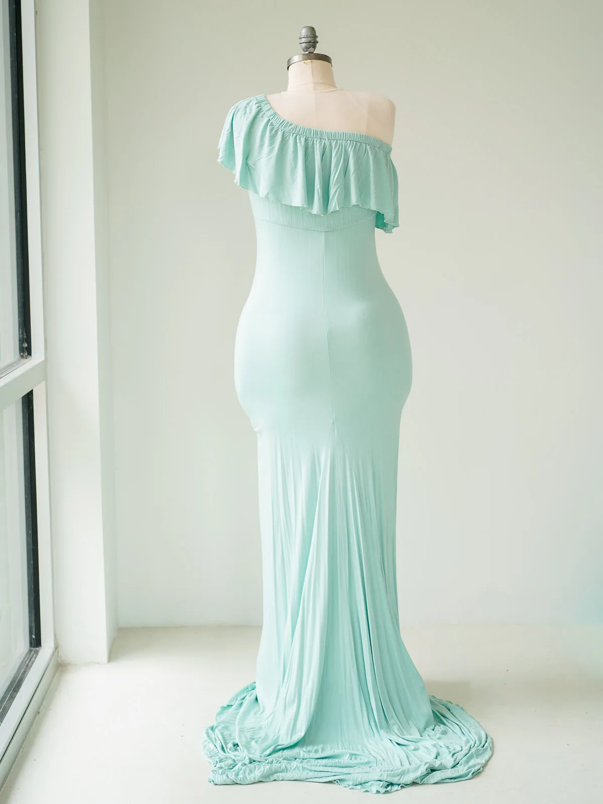 Maternity Gowns and Wardrobe in Austin | Zesty Orange Photography 207 Linnea green back Austin Elopement & Portrait Photographer