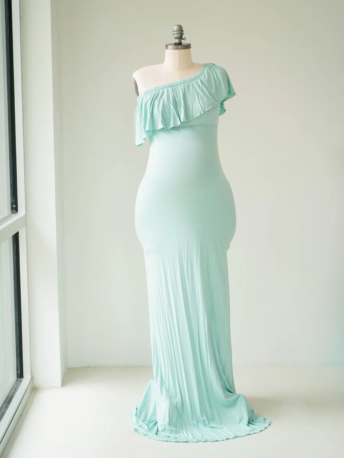 Maternity Gowns and Wardrobe in Austin | Zesty Orange Photography 205 Linnea green front Austin Elopement & Portrait Photographer