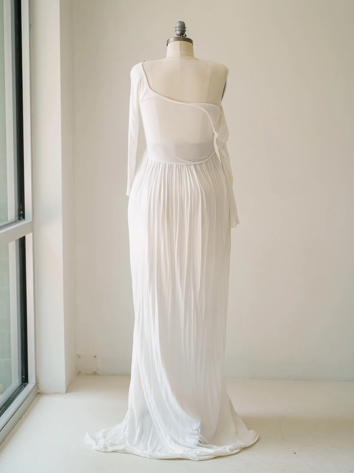 Maternity Gowns and Wardrobe in Austin | Zesty Orange Photography 217 Lyra white back Austin Elopement & Portrait Photographer