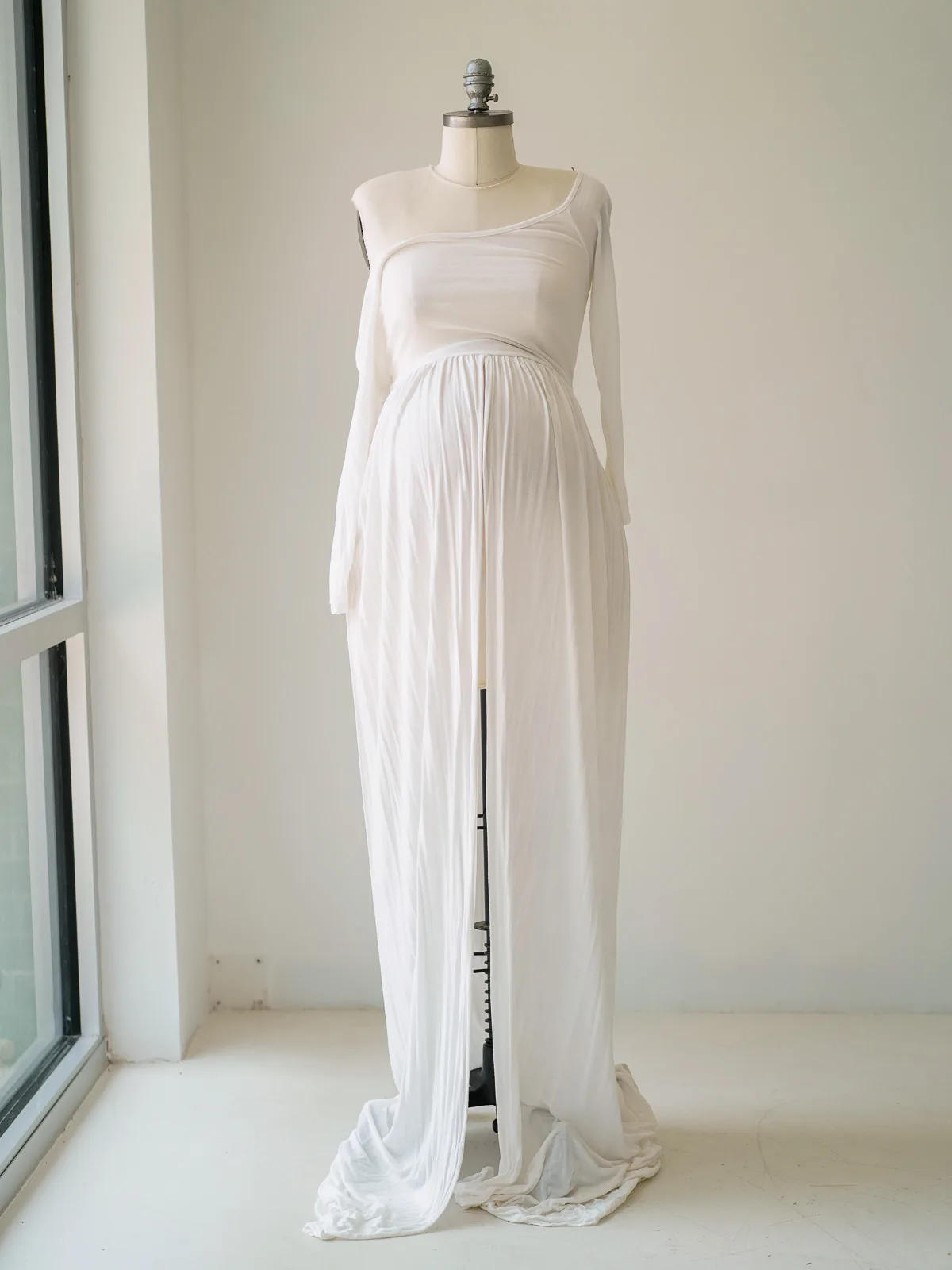 Maternity Gowns and Wardrobe in Austin | Zesty Orange Photography 215 Lyra white front Austin Elopement & Portrait Photographer